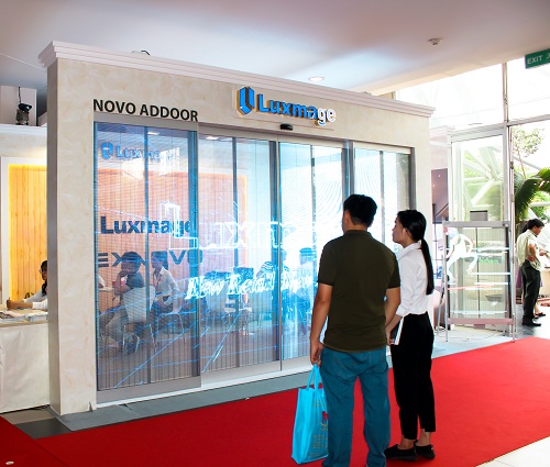 MÀN HÌNH LED quảng cáo TRONG SUỐT GIÚP BẠN TIẾP CẬN người tiêu dùng HIỆU QUẢ